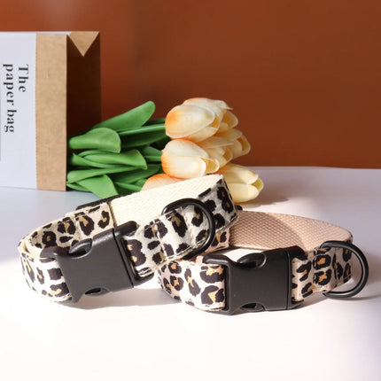 Luipaardprint Halsband en Riem voor Honden | Verstelbaar en Duurzaam Nylon | Gepersonaliseerd met Hondenaam | Comfortabele en Veilige Pasvorm