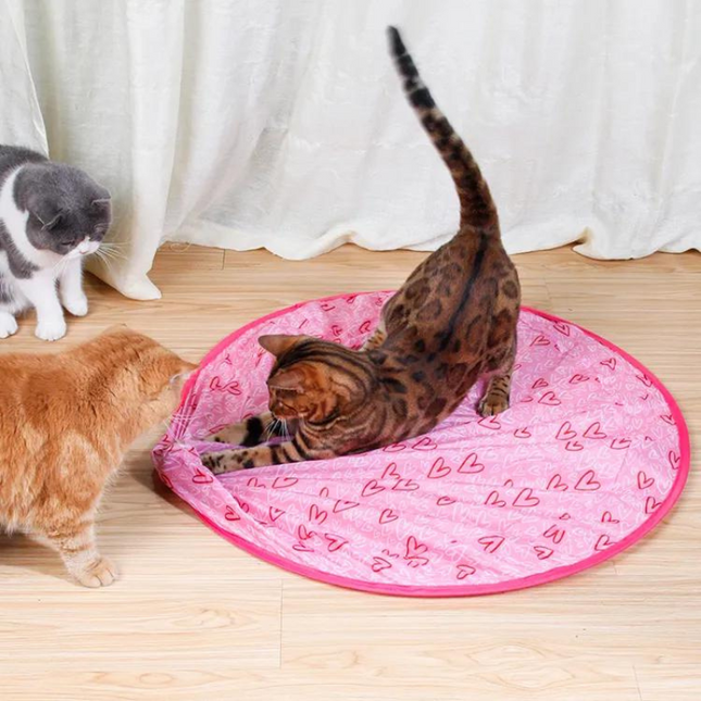Kattenspeeltapijt met Hartjes | Interactief Speelkleed voor Katten | Stijlvol & Comfortabel | 72 cm Diameter | Polyester | Voor Alle Leeftijden