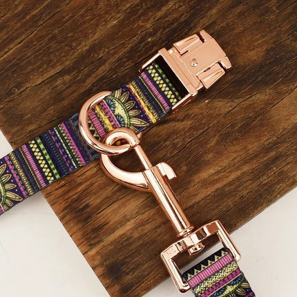 Gepersonaliseerde katoenen set met gegraveerd identificatie-label | Verstelbare halsband en bijpassende lijn voor stijlvolle veilige wandelingen | Maten S-XL