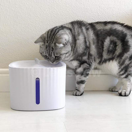 Automatic LED Cat Drinking Fountain | 2.5L | With Silent Pump & Adjustable Flow | Triple Filter System | Continuous Fresh Water | Prevents Urinary Problems | Modern Design | BPA-Free | Low Energy Consumption