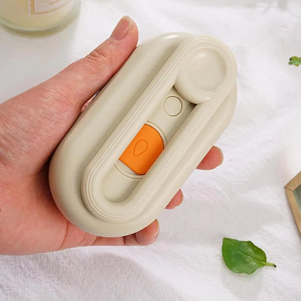 FurClean Oplaadbare Verzorgingsborstel voor Huisdieren | 3-in-1 Functie met Stoomtechnologie & Zachte Massage | Wit en Oranje