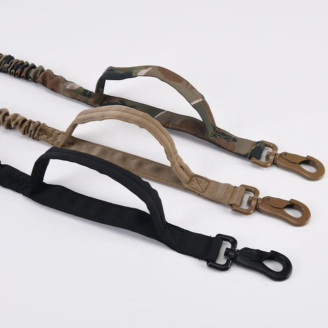 Militaire Hondenriem | Verstelbare Lengte 105-145 cm | Comfortabele Handgreep | Duurzaam Nylon | Metalen Haak | Geschikt voor Avonturen en Training | Zwart