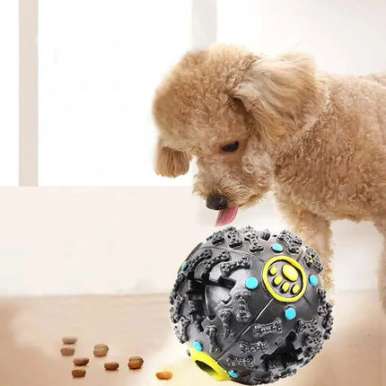 Zwarte Voerdispenser voor Honden met Geluidseffect | Ribbelstructuur voor Tandverzorging | Veilig Vinyl | 9x9x9 cm