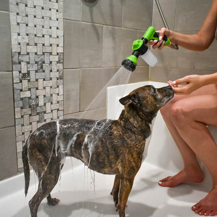 StressFree Hondendouche™ | Gemakkelijke en Efficiënte Reiniging voor Jouw Hond | Zachte Waterstraal en Shampoedispenser | Ideaal voor Alle Hondenmaten