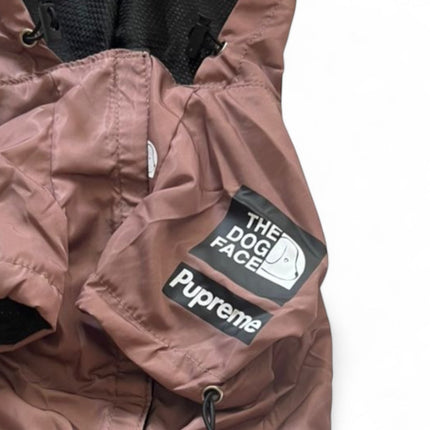 Cappotto marrone impermeabile per cani | Giacca a vento traspirante | Foro per imbracatura di sicurezza | Per giornate ventose e piovose | Chiusure elastiche e fodera in rete | Animale domestico asciutto e comodo | Abbigliamento per animali domestici